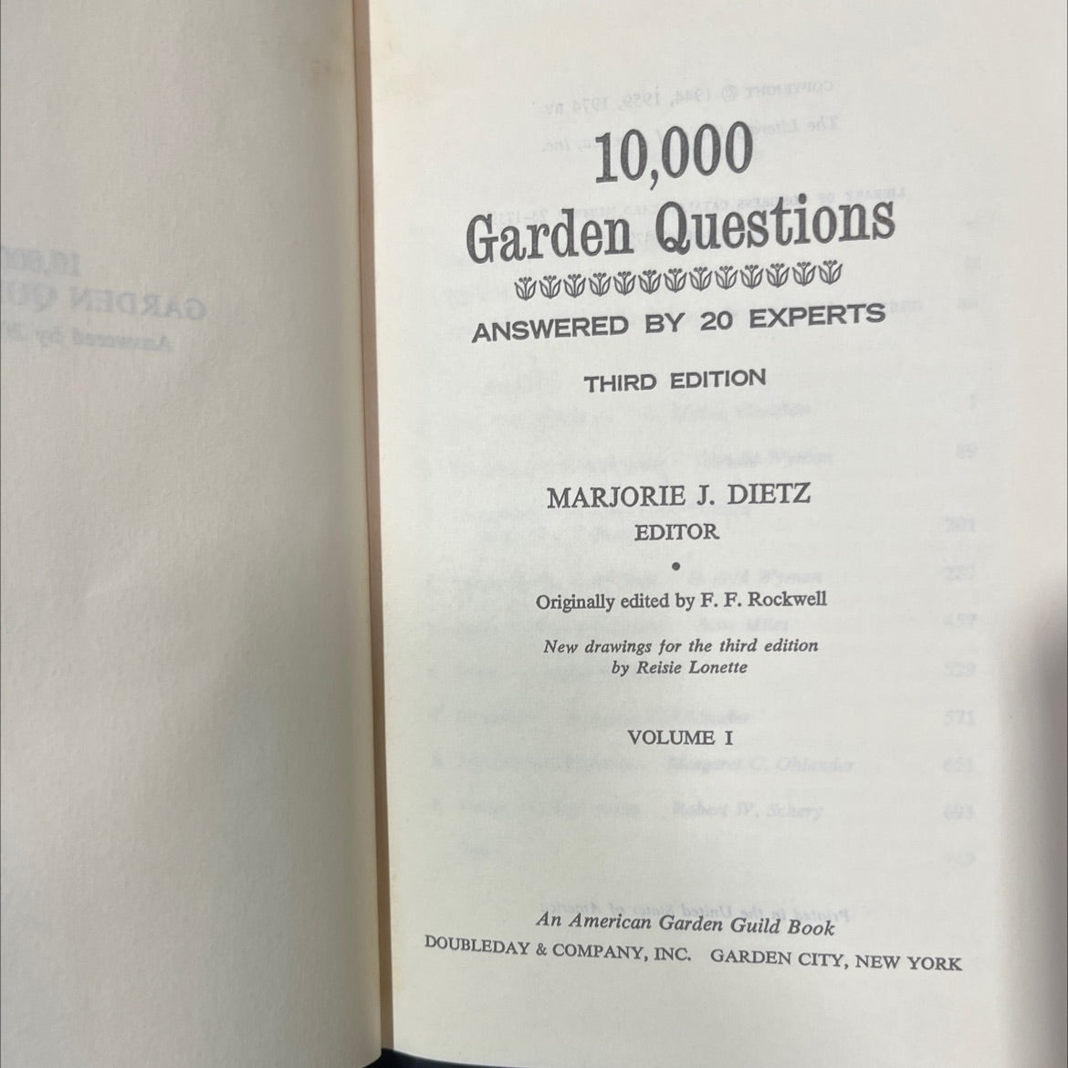 10,000 garden questions answered by 20 experts third edition book, by Marjorie J. Dietz, 1974 Hardcover image 2