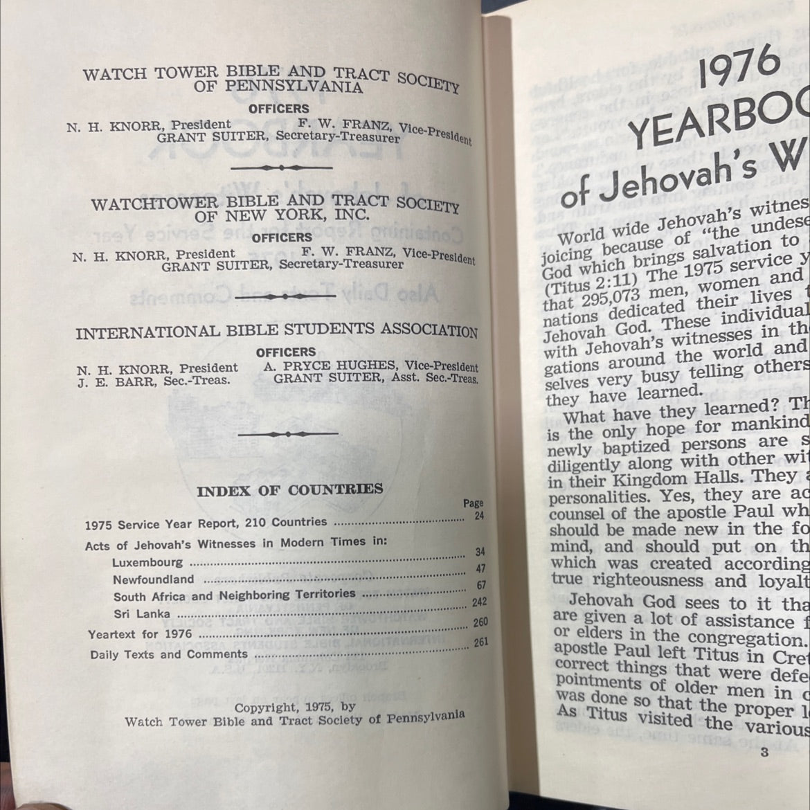 1976 yearbook of jehovah's witnesses containing report for the service year of 1975 also daily texts and comments book, image 3