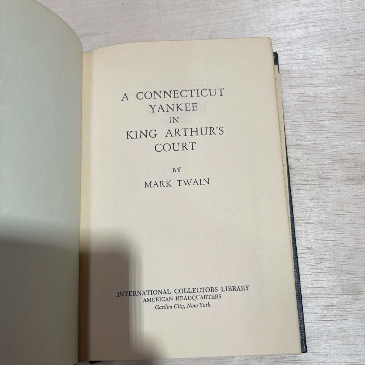 a connecticut yankee in king arthur's court book, by mark twain, 1970 Hardcover image 2