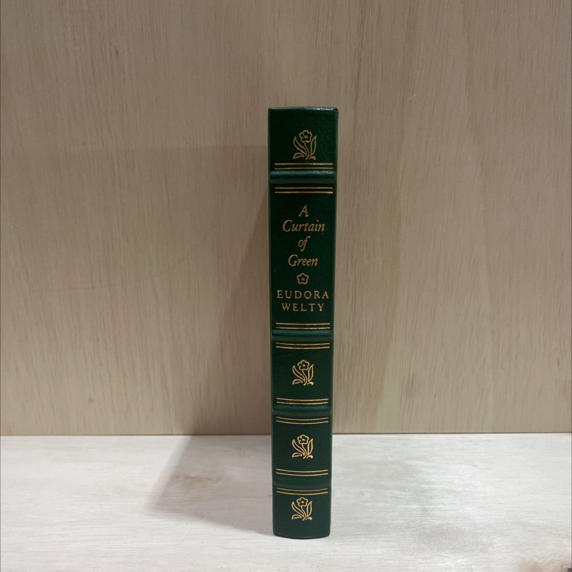 a curtain of green book, by eudora welty, 1983 Leather image 4