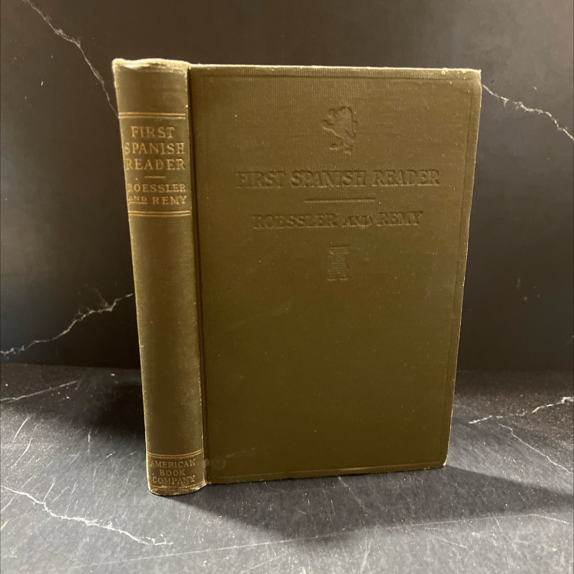 a first spanish reader with questions and vocabulary book, by erwin w. roessler, ph.d. and alfred remy, a.m., 1916 image 1