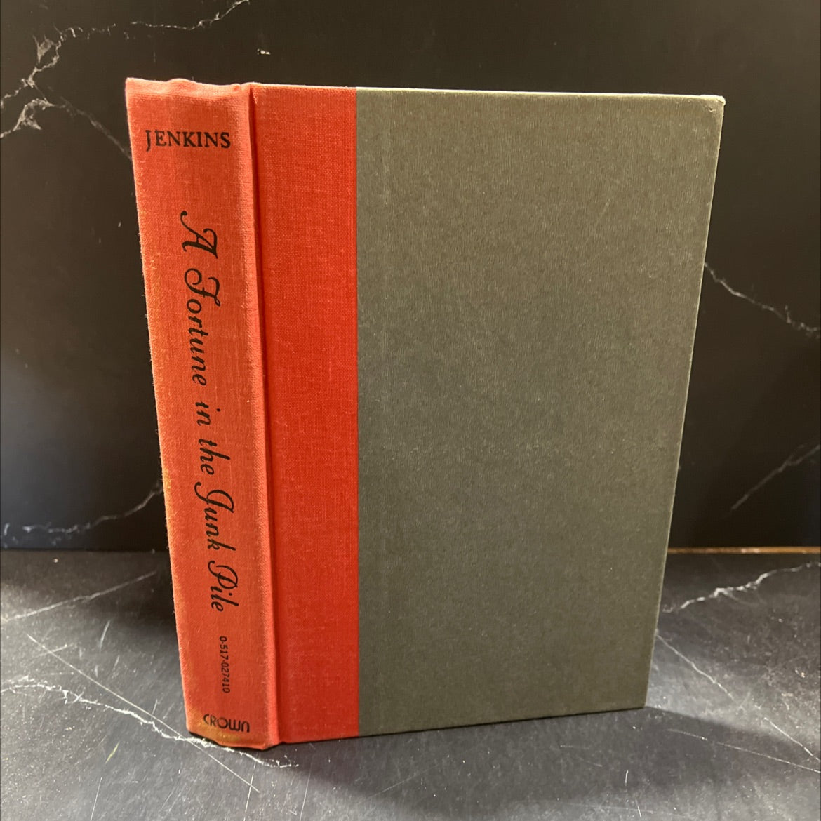 a fortune in the junk pile a guide to valuable antiques book, by dorothy h. jenkins, 1975 Hardcover image 1