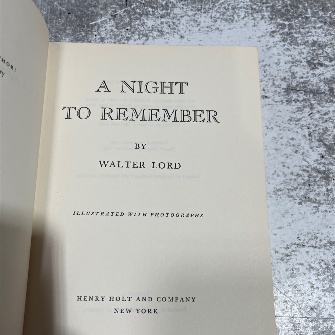 a night to remember book, by walter lord, 1955 Hardcover image 2