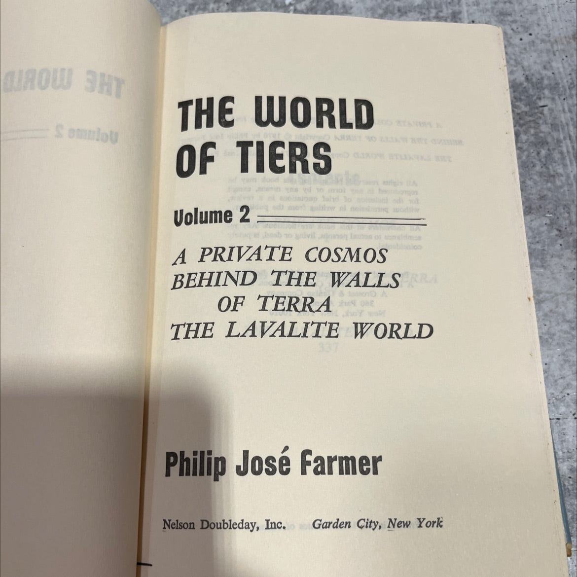 a private cosmos behind the walls of terra book, by Philip José Farmer, 1977 Hardcover image 2