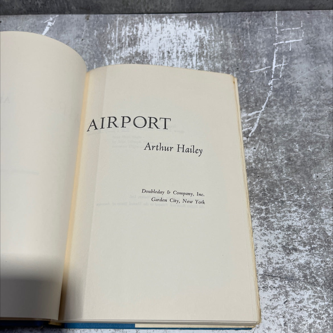 airport book, by Arthur Hailey, 1968 Hardcover image 2