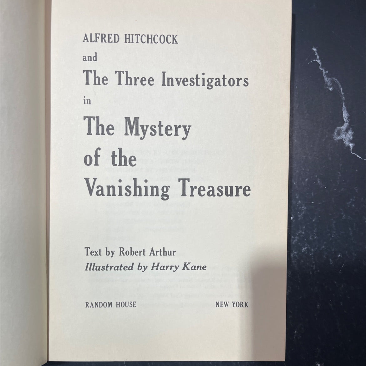 alfred hitchcock and the three investigators in the mystery of the vanishing treasure book, by robert arthur, 1966 image 2