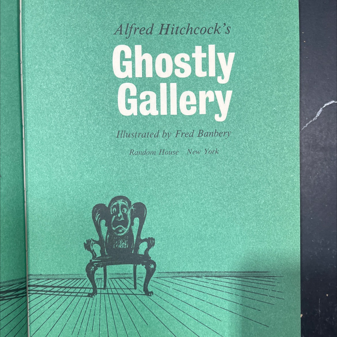 alfred hitchcock's ghostly gallery book, by alfred hitchcock, 1962 Hardcover image 2