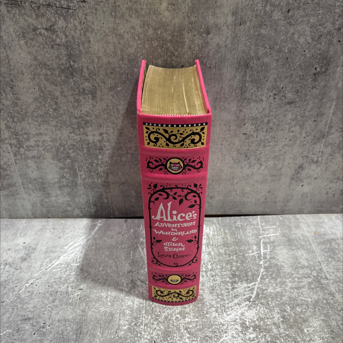 alice in adventures wonderland & other stories book, by lewis carroll, 2010 Leather image 4