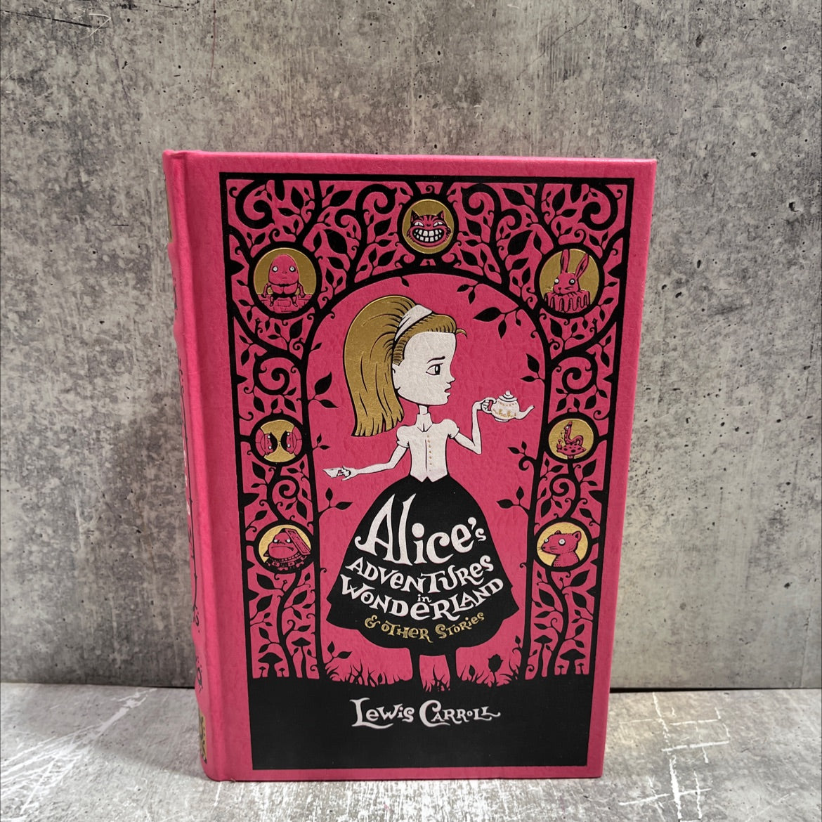 alice in adventures wonderland & other stories book, by lewis carroll, 2010 Leather image 1