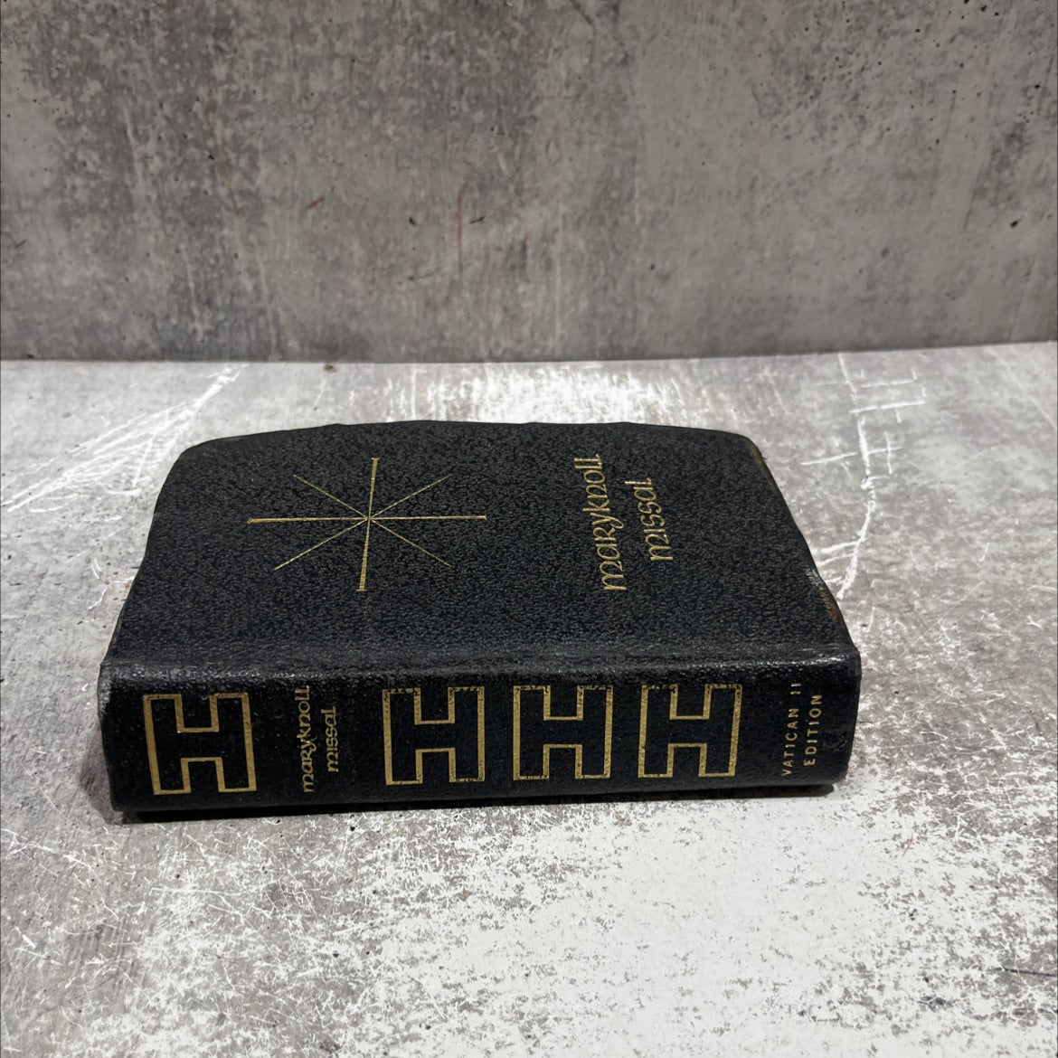 alleluia allelu the maryknoll missal formerly published as daily missal of the mystical body book, by M. Magsan, 1966 image 4