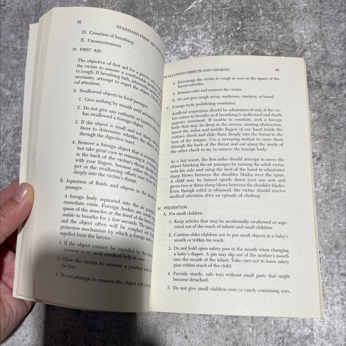 american red cross standard first aid and personal safety book, by the american national red cross, 1975 Paperback image 4