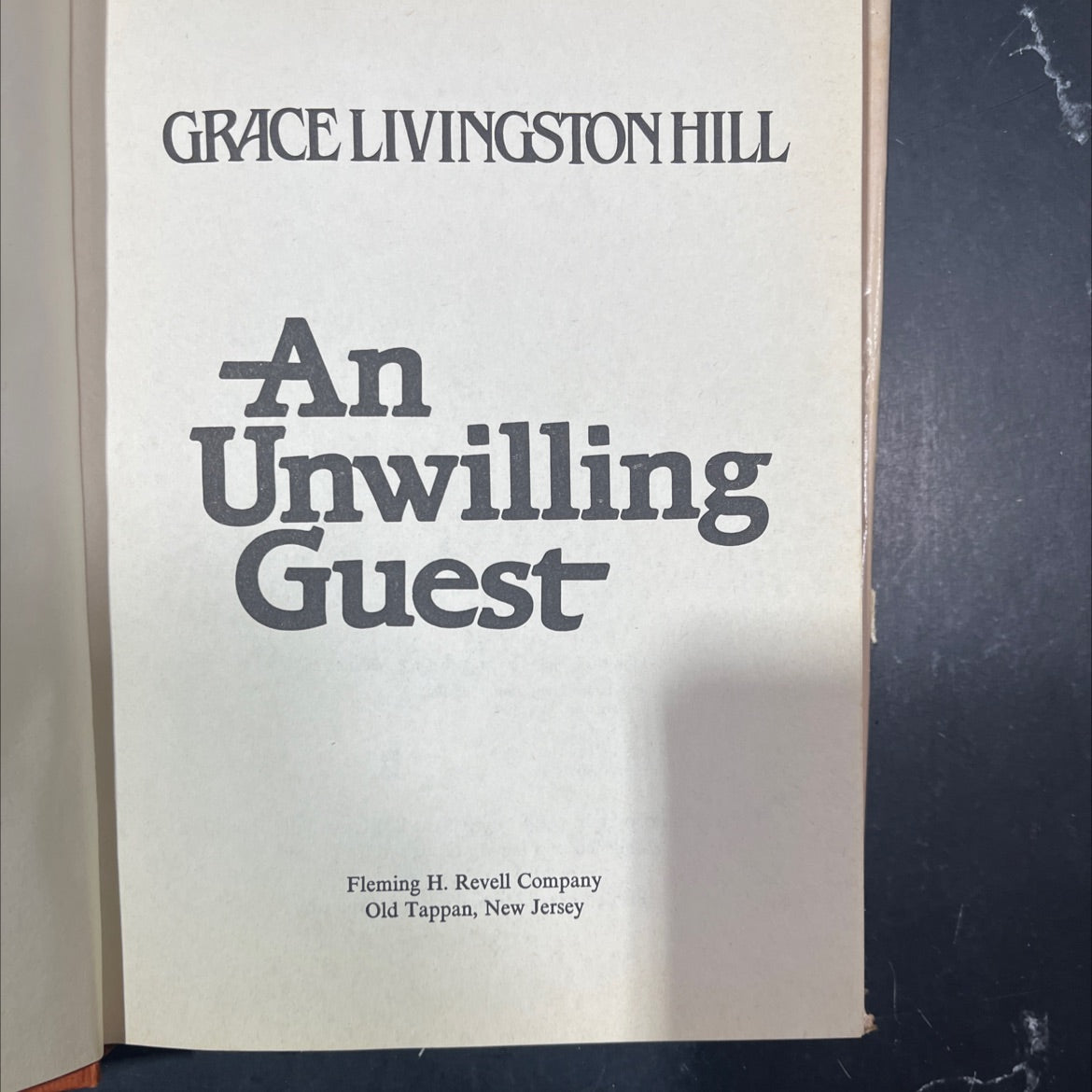 an unwilling guest book, by grace livingston hill, 1982 Hardcover image 2