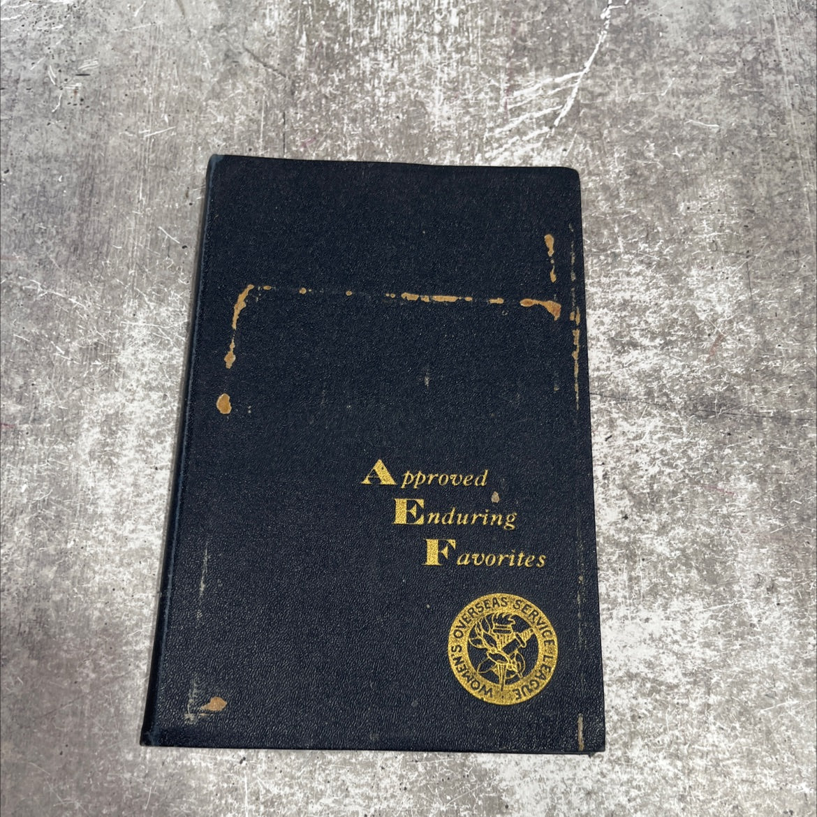 approved enduring favorites overseas women's service book, by lorraine livingston, 1982 Hardcover image 1