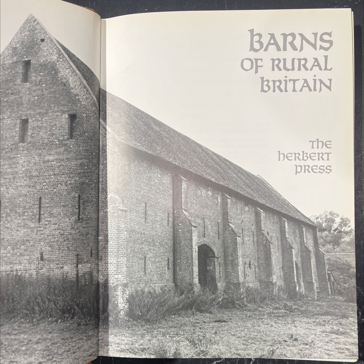 barns of rural britain book, by graham hughes, 1985 Hardcover image 2