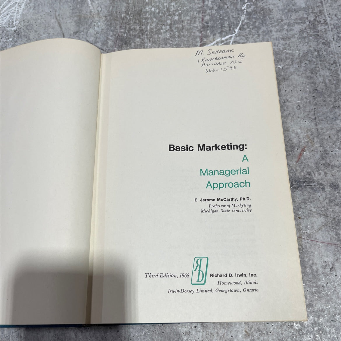 basic marketing: a managerial approach book, by e. jerome mccarthy, 1970 Hardcover image 2