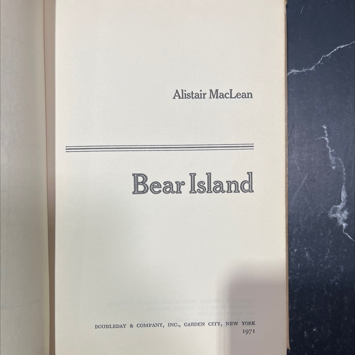 bear island book, by alistair maclean, 1971 Hardcover image 2