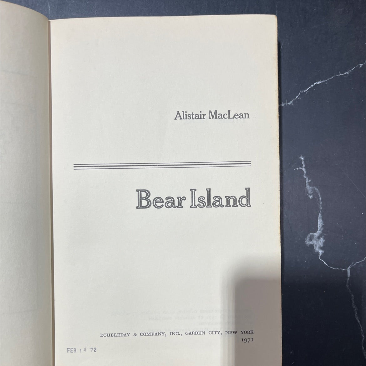 bear island book, by alistair maclean, 1971 Hardcover image 2
