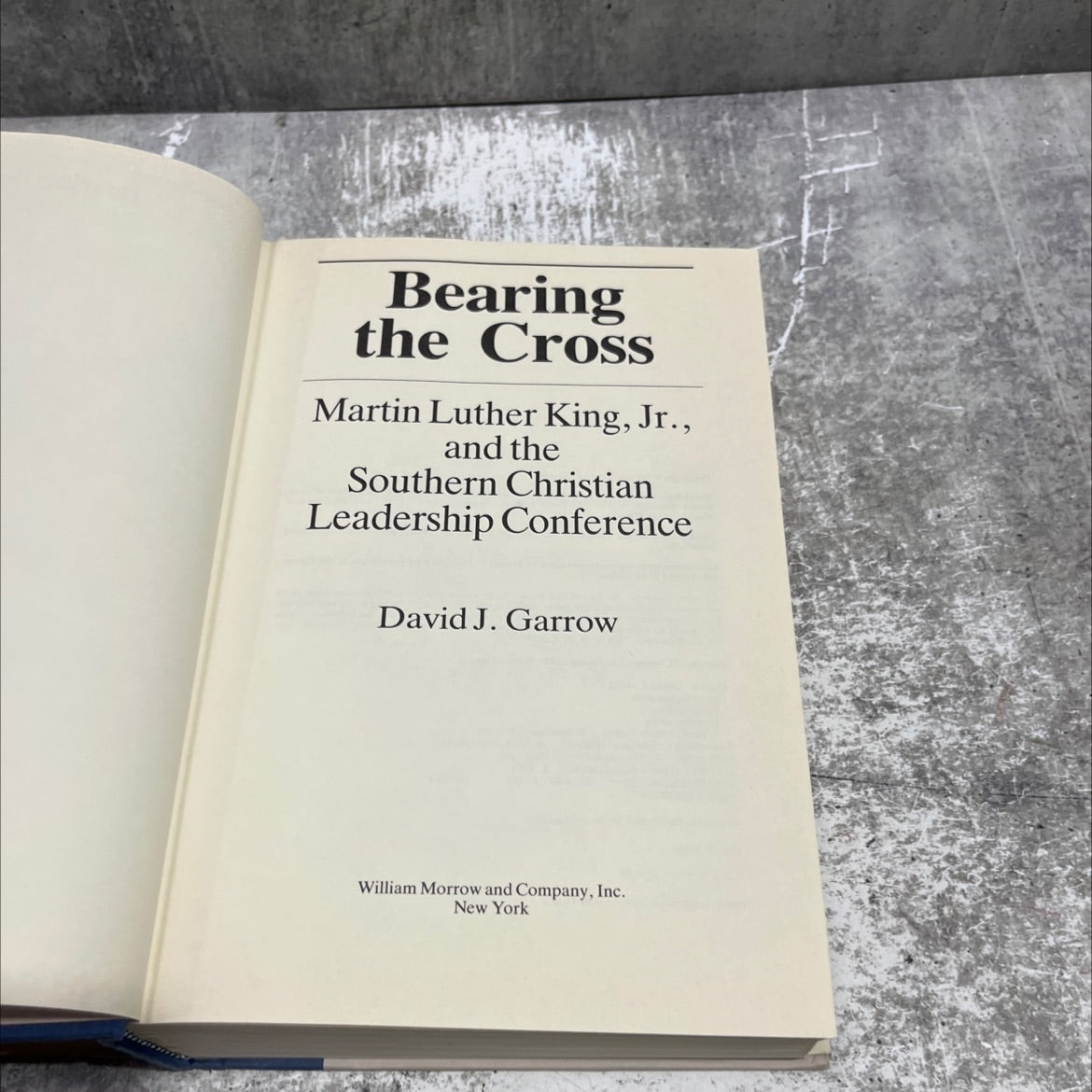 bearing the cross martin luther king, jr., and the southern christian leadership conference book, by david j. garrow, image 2