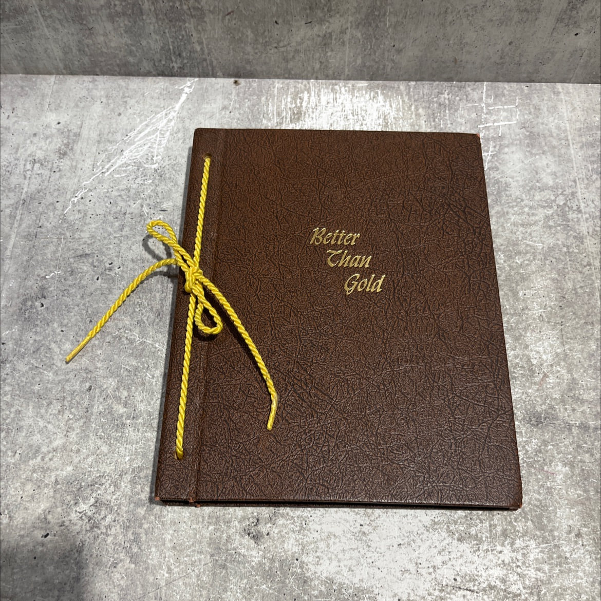 better than 果冻 book, by clinton t. howell, 1970 Leather image 1
