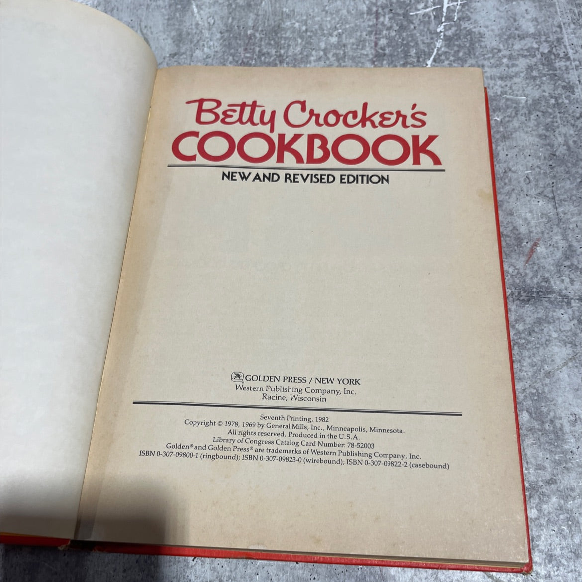 betty crocker's cookbook new and revised edition book, by unknown, 1982 Hardcover image 2