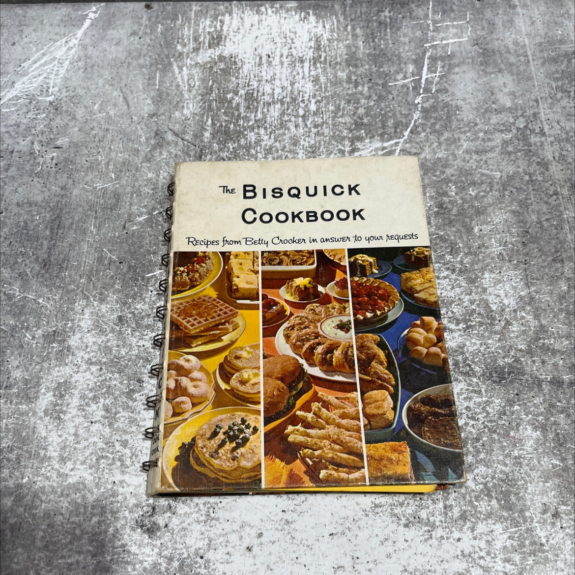 bisquick the bisquick cookbook book, by betty crocker, 1964 Hardcover image 1