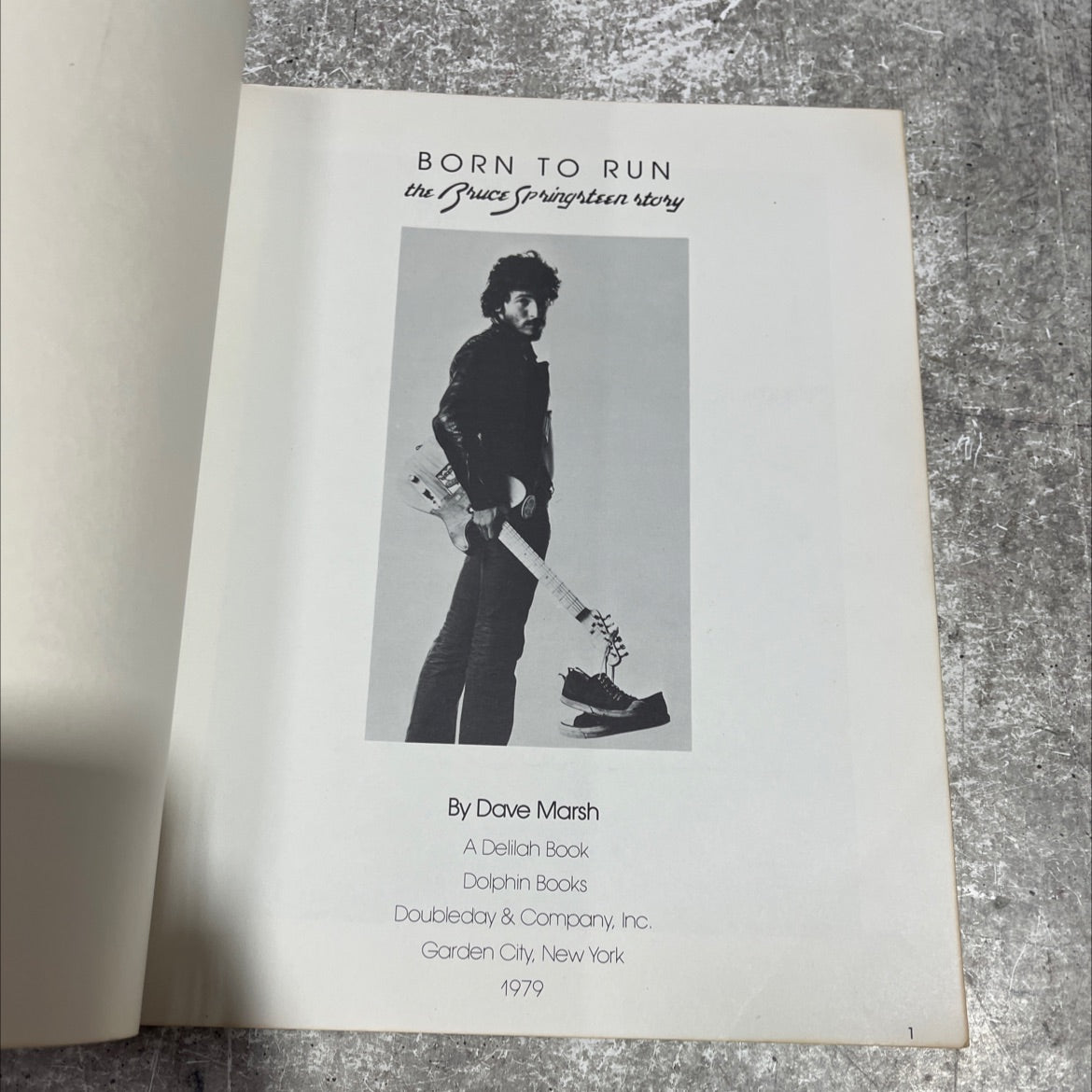 born to run book, by Dave Marsh, 1979 Paperback image 2