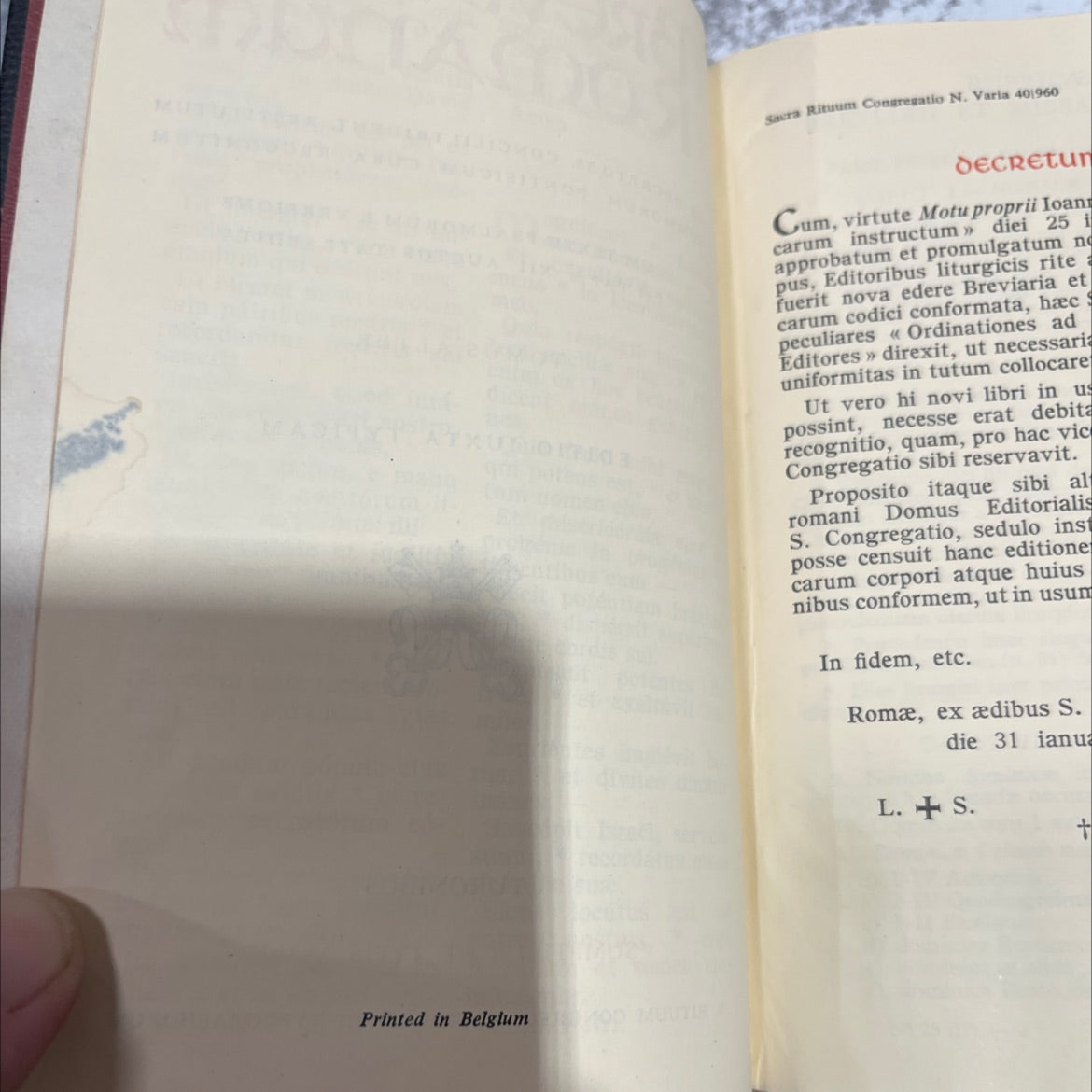 breviarium romanum book, by unknown, 1970 Leather image 3