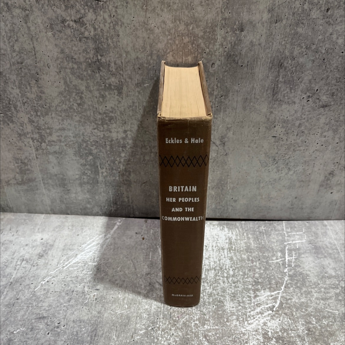 britain, her peoples and the commonwealth book, by robert b. eckles, richard w. hale, jr., 1954 Hardcover image 4