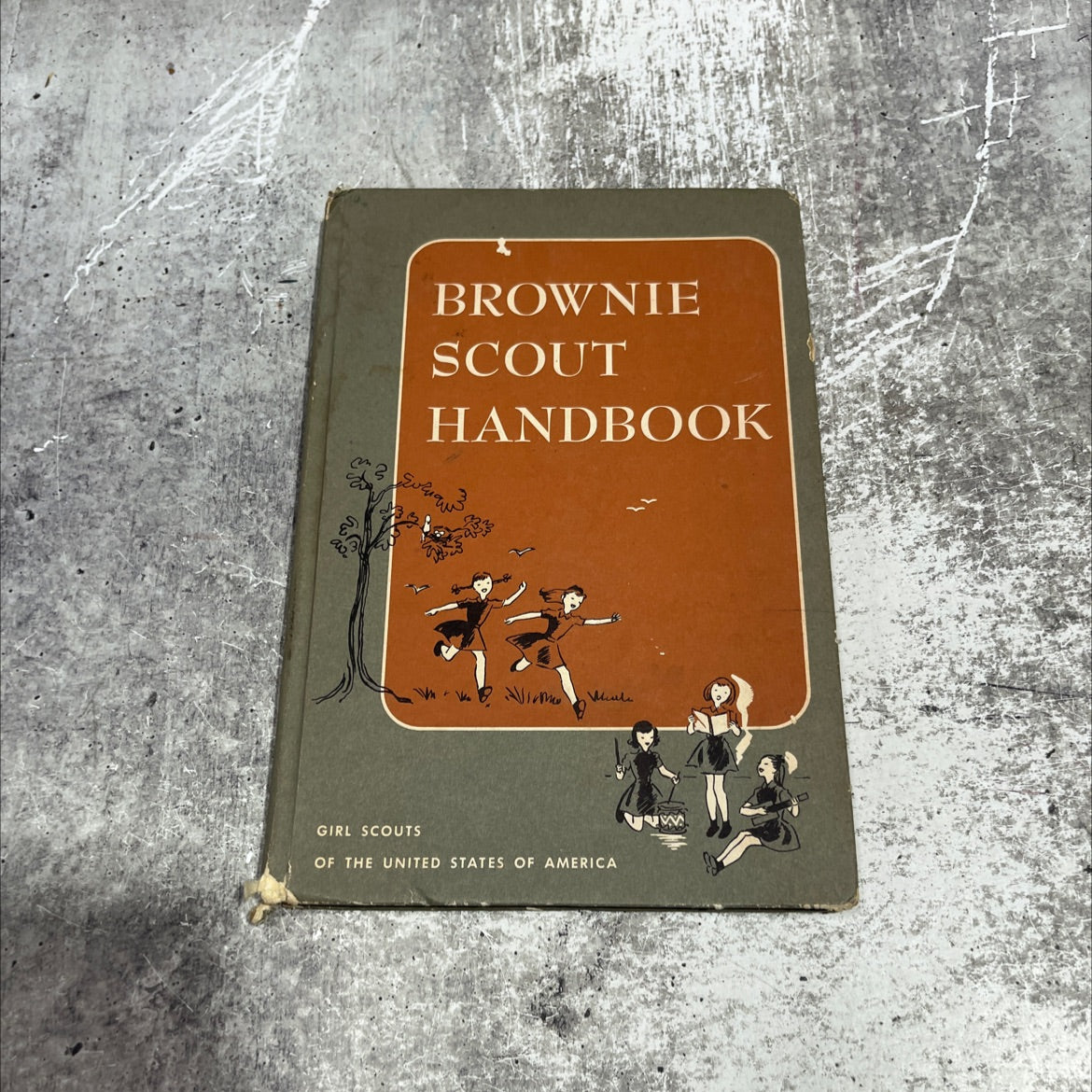 brownie scout handbook book, by girl scouts of the united states of america, 1960 Hardcover image 1