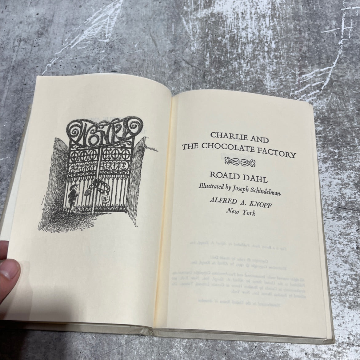 charlie and the chocolate factory book, by roald dahl, 1973 Hardcover image 2