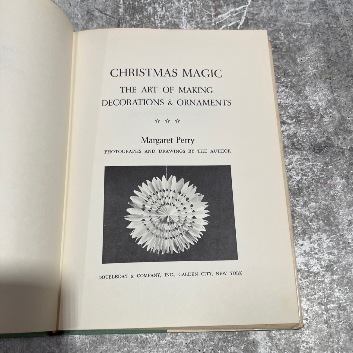 christmas magic the art of making decorations & ornaments book, by Margaret Perry, 1964 Hardcover image 2