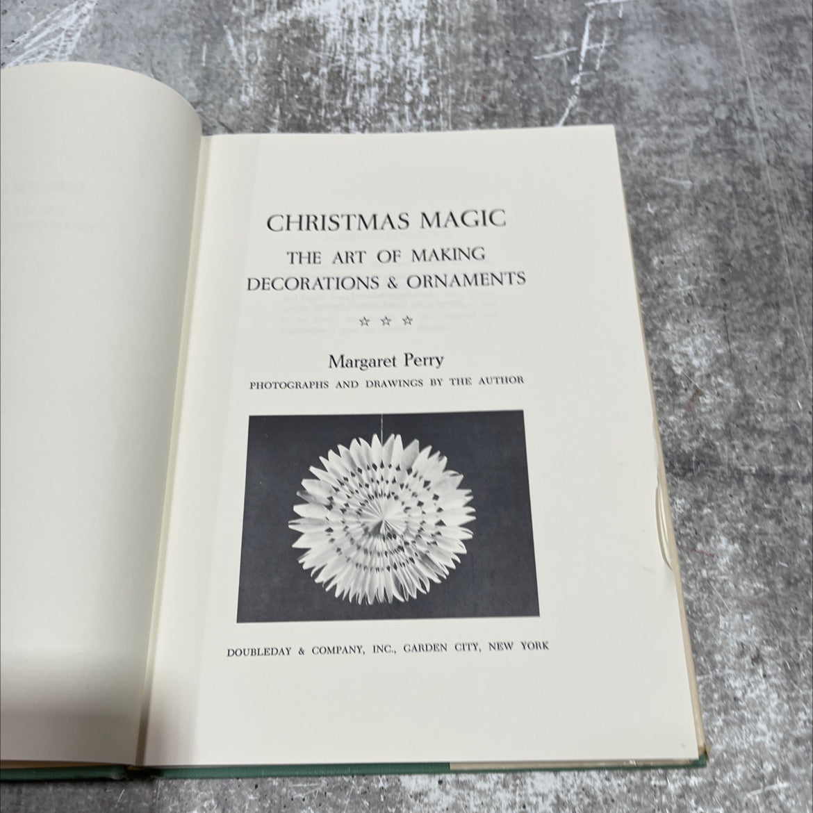christmas magic the art of making decorations & ornaments book, by Margaret Perry, 1964 Hardcover image 2