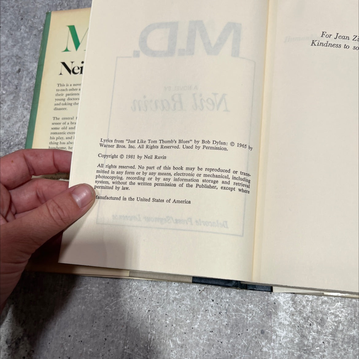 cm m.d. a novel book, by neil ravin, 1981 Hardcover image 3