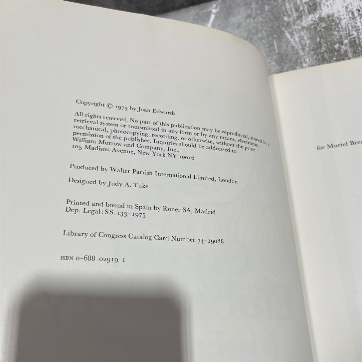 crewel embroidery in england book, by Joan Edwards, 1975 Hardcover image 3