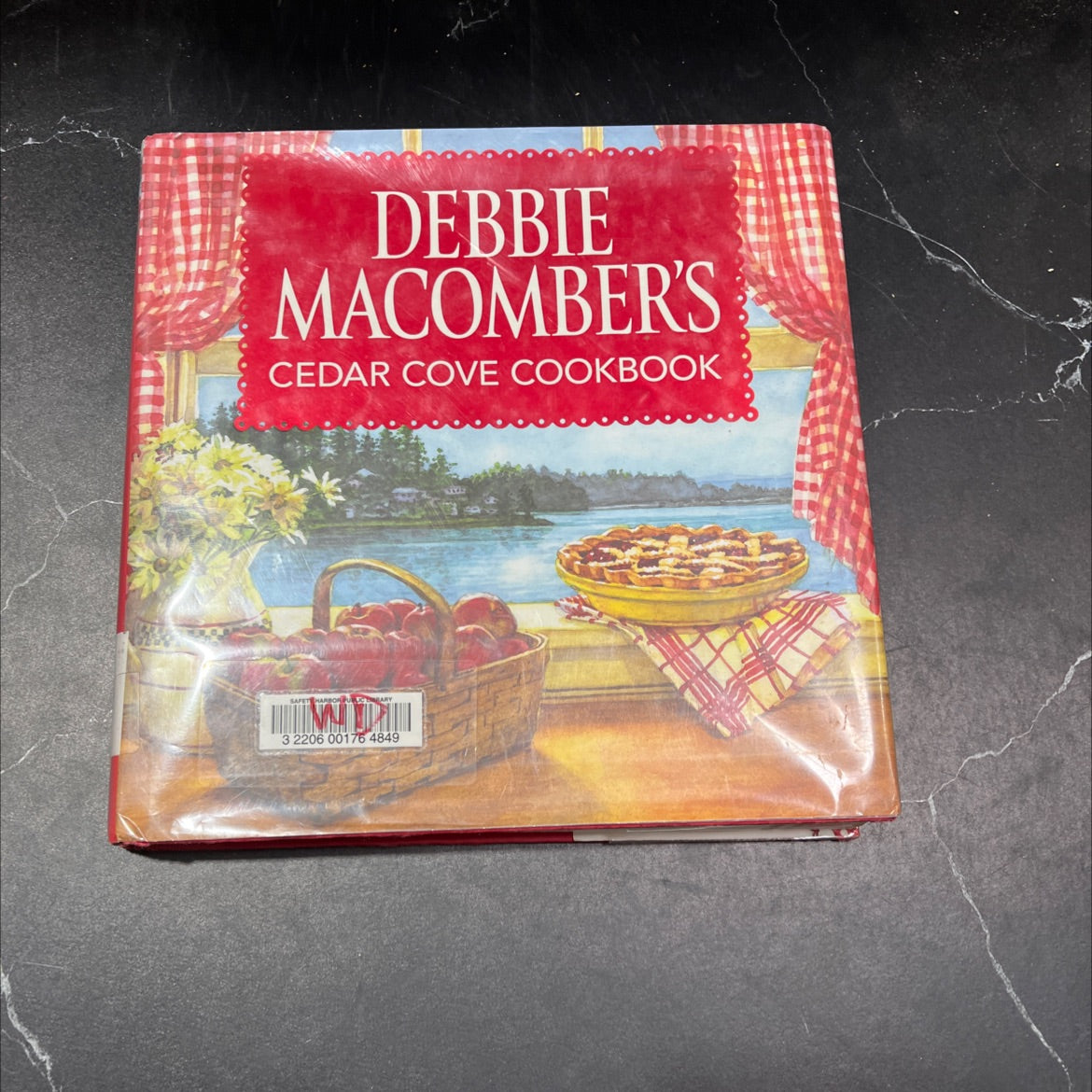 debbie macomber's cedar cove cookbook book, by debbie macomber, 2009 Hardcover image 1