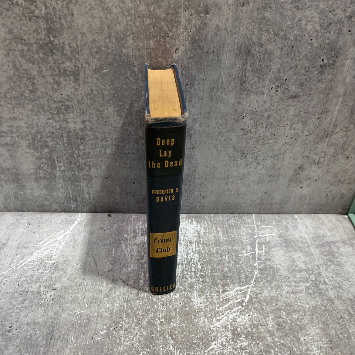 deep lay the dead book, by frederick c. davis, 1942 Hardcover image 4