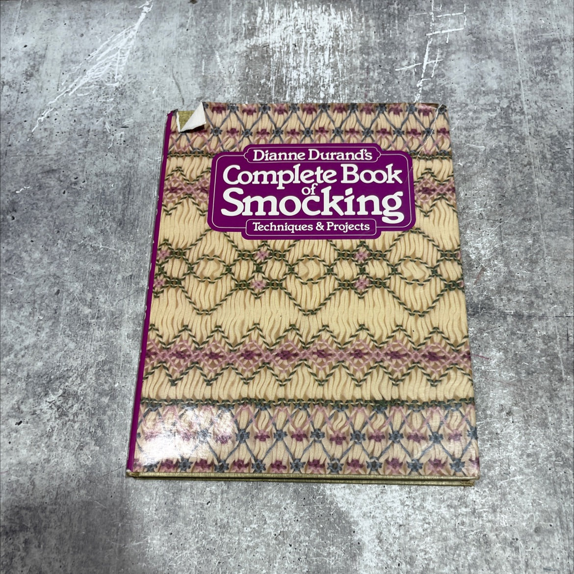 dianne durand's complete book of smocking book, by dianne durand, 1982 Hardcover image 1