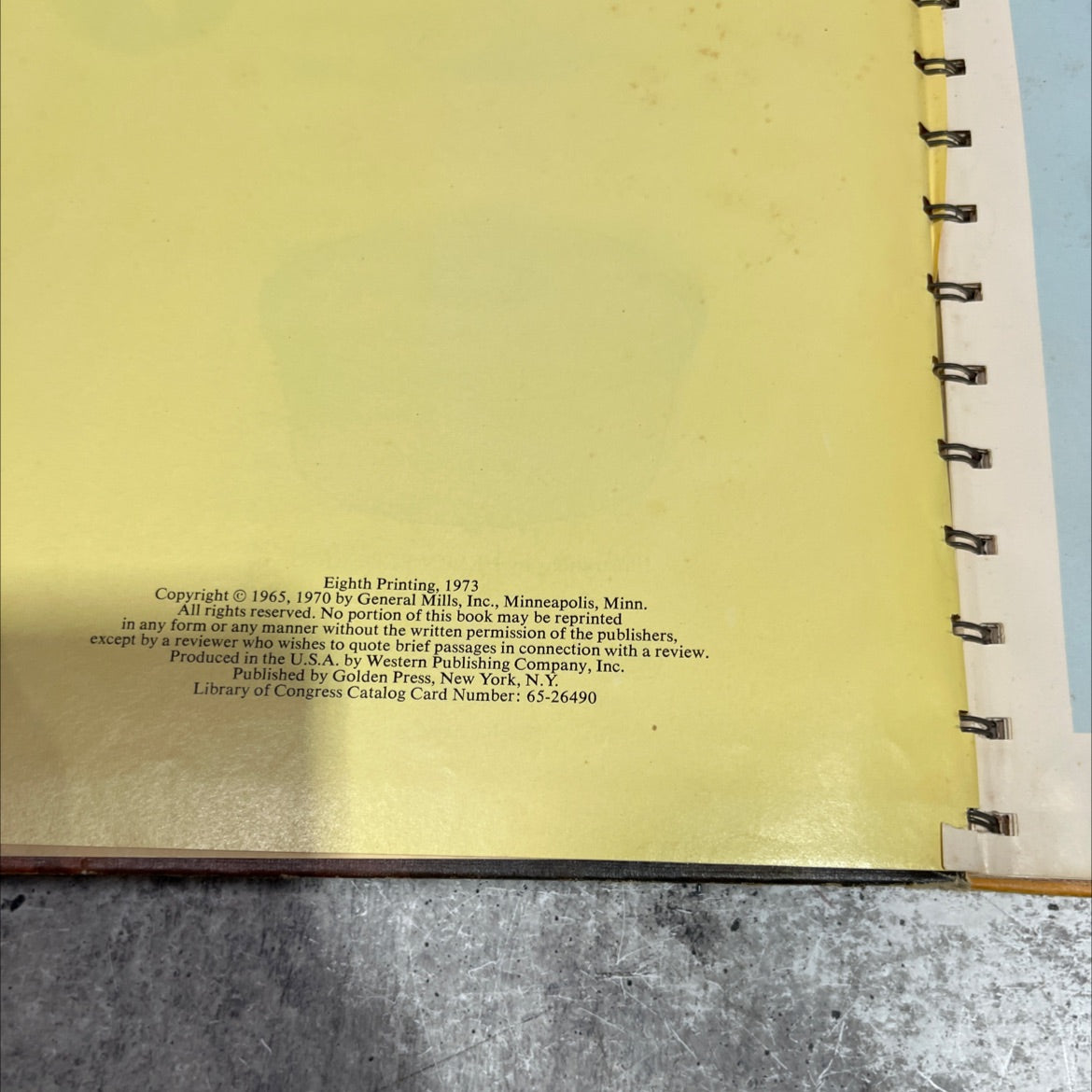 dinner in a dish cookbook book, by unknown, 1973 Hardcover image 3