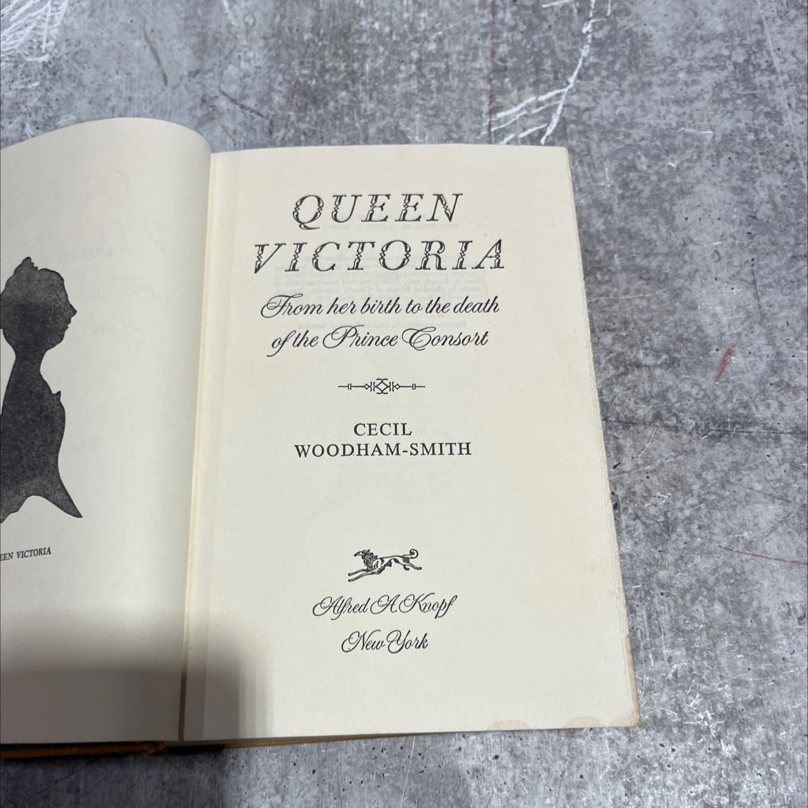 een victoria queen victoria from her birth to the death of the prince consort book, by cecil woodham-smith, 1972 image 2