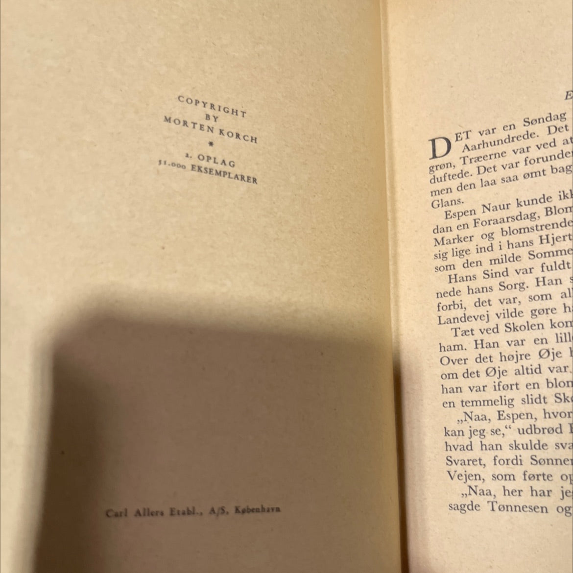 fathers' voice book, by Morten Korch, 1946 Leather image 3