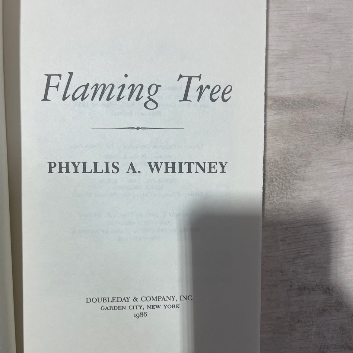 flaming tree book, by phyllis a. whitney, 1986 Hardcover, Vintage image 2