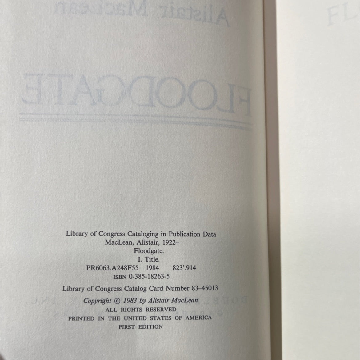 floodgate book, by Alistair MacLean, 1984 Hardcover image 3