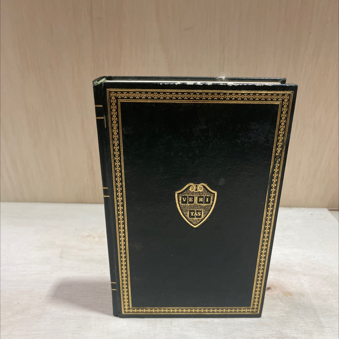 folk-lore and fable book, by aesop, grimm, andersen, 1937 Leather image 1