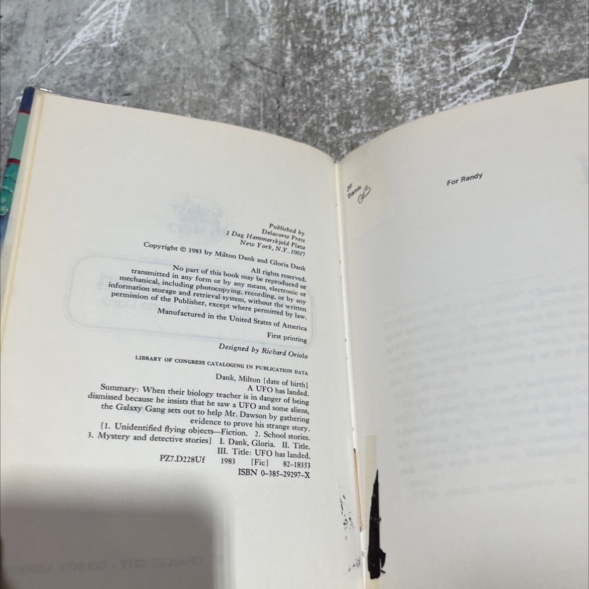galaxy cang mystery ufo has landed book, by Milton Dank & Gloria Dank, 1983 Hardcover image 3