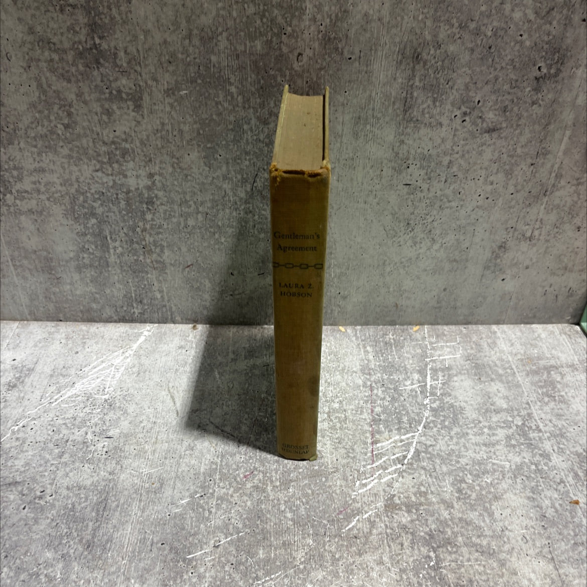 gentleman's agreement book, by Laura Z. Hobson, 1947 Hardcover image 4