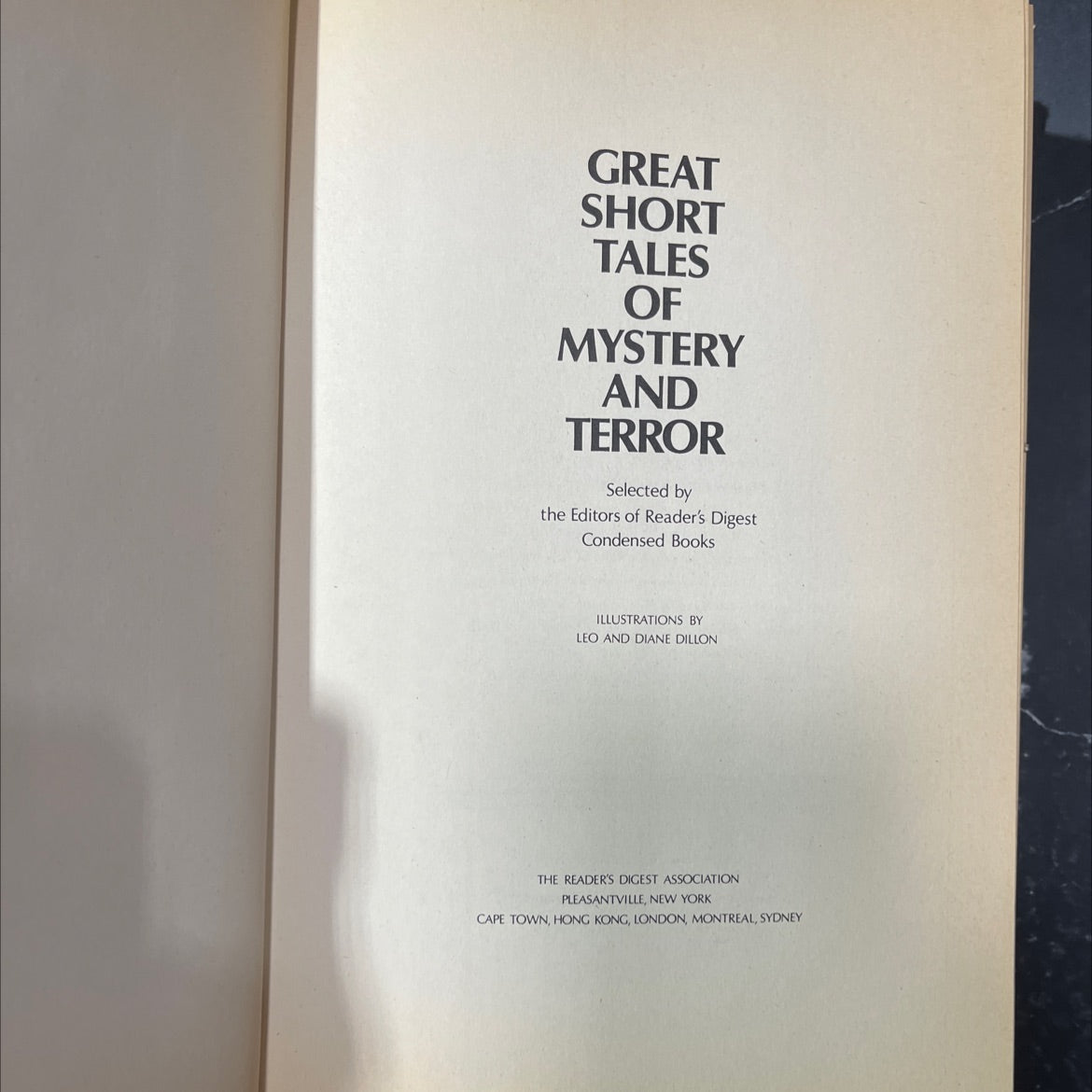 great short tales of mystery and terror book, by unknown, 1982 Hardcover image 2
