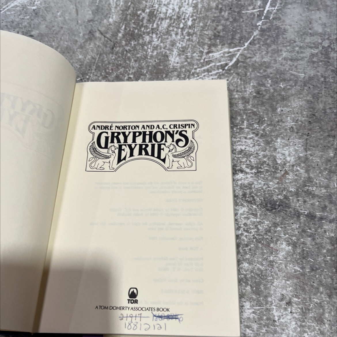 gryphon's eyrie book, by André Norton and A.C. Crispin, 1984 Hardcover image 2