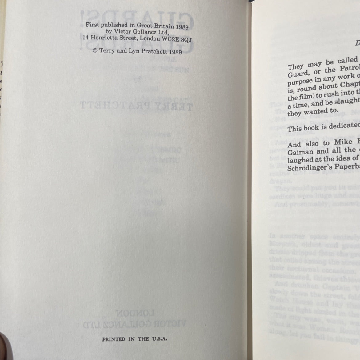 guards! guards! book, by terry pratchett, 1989 Hardcover image 3