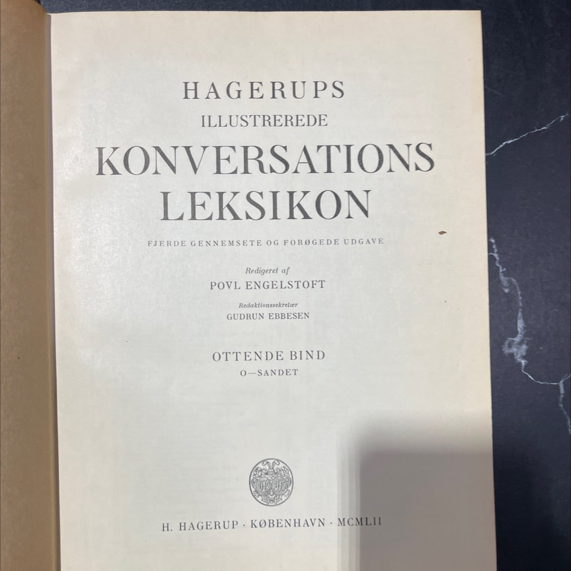 hagerup's illustrated conversational lexicon fourth revised and enlarged edition book, by povl engelstoft, 1952 Leather image 2