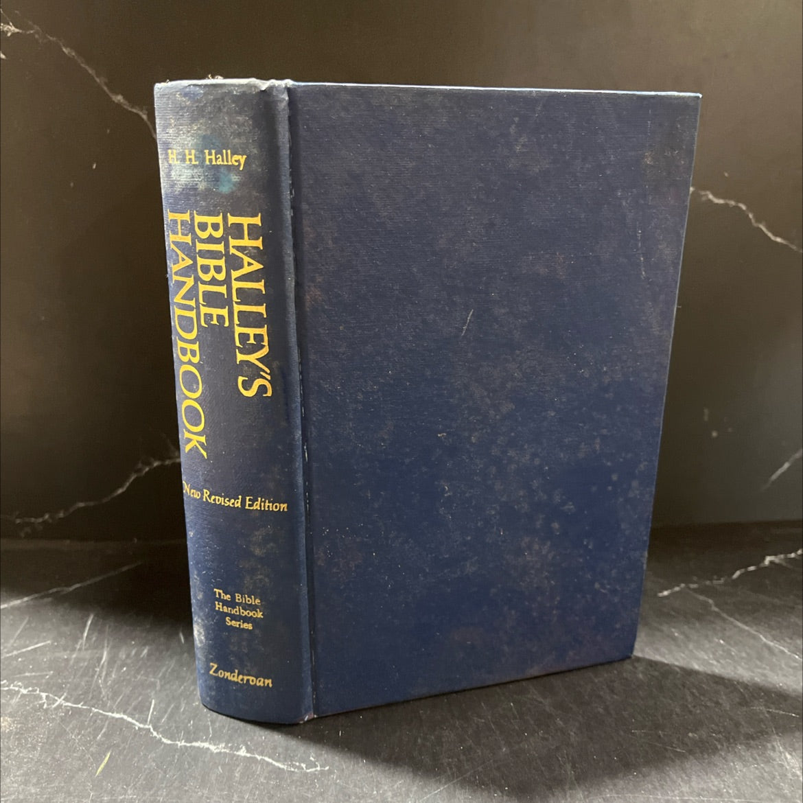 halley's bible handbook an abbreviated bible commentary book, by henry h. halley, 1970 Hardcover image 1